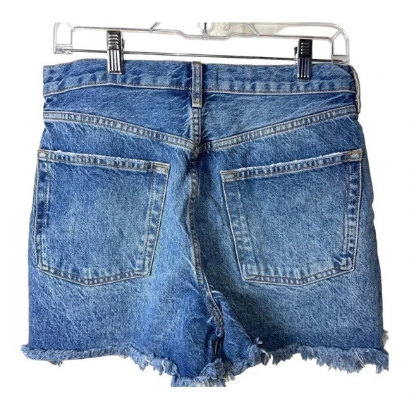 1066. Zara DENIM JEAN SHORTS FACTORY FRAYED‎ HEMS SIZE 4 MEDIUM WASH IN COLOR - Picture 5 of 6